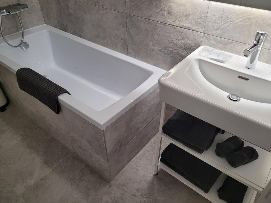 Art Apartment Bucharest Luaran gambar