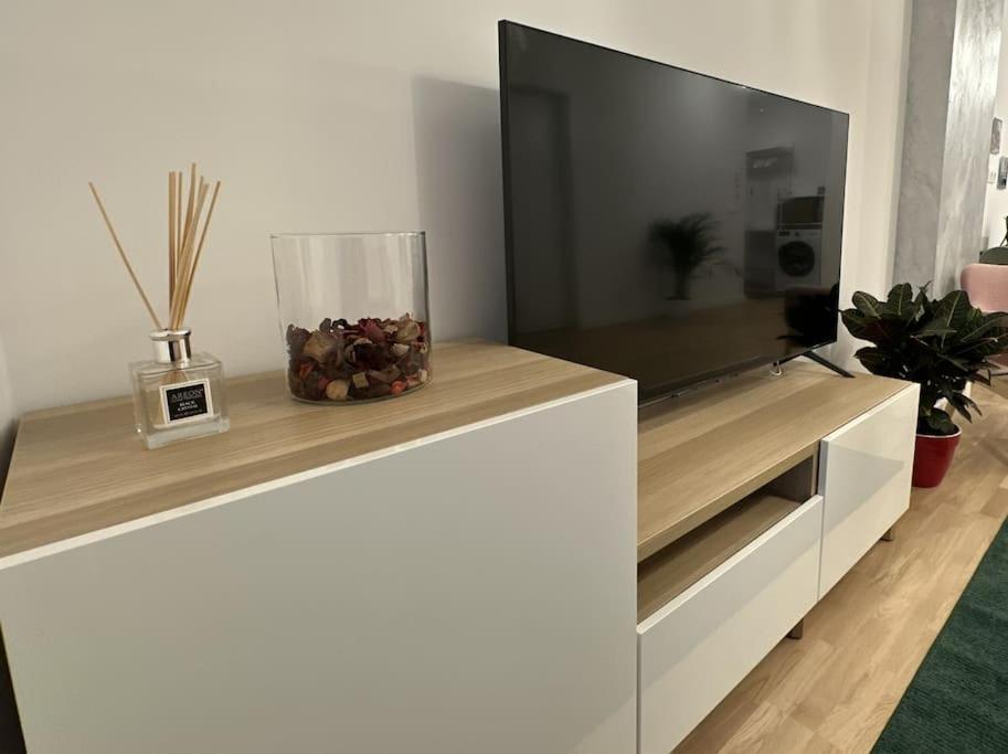 Art Apartment Bucharest Luaran gambar