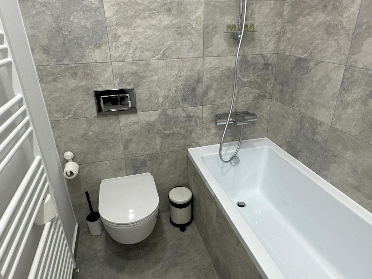 Art Apartment Bucharest Luaran gambar
