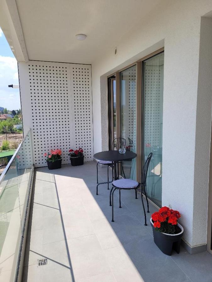 Art Apartment Bucharest Luaran gambar